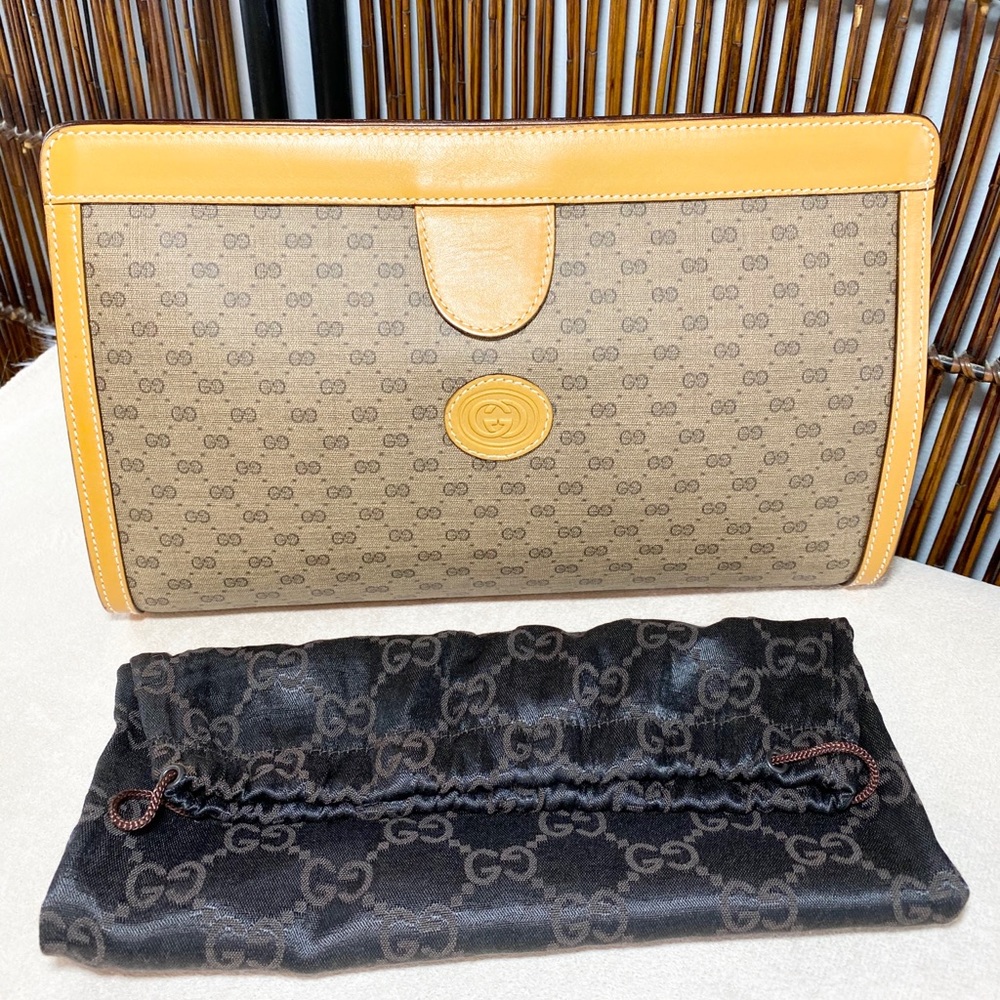 Gucci bag, Gucci Supreme, Gucci Clutch, Pristine Condition, Classy Clutch